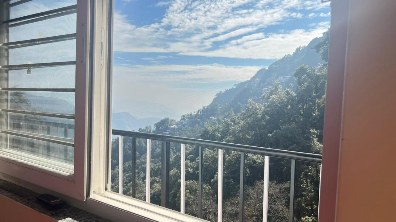 100 Stairs Holiday Home Мусори Екстериор снимка
